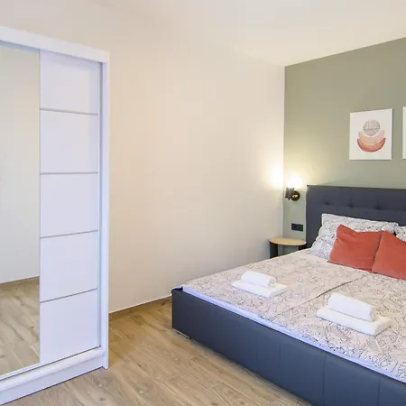 & Darrer Guest house