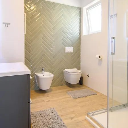 & Darrer ゲストハウス ポレッチ