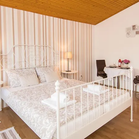 Casa de hóspedes & Darrer 3*