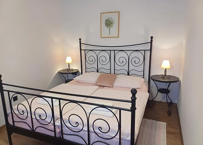 & Darrer Pensión 3*